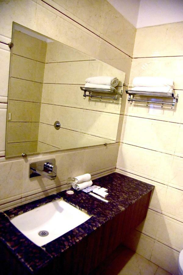 Hotel D S Inn Amritsar Ngoại thất bức ảnh