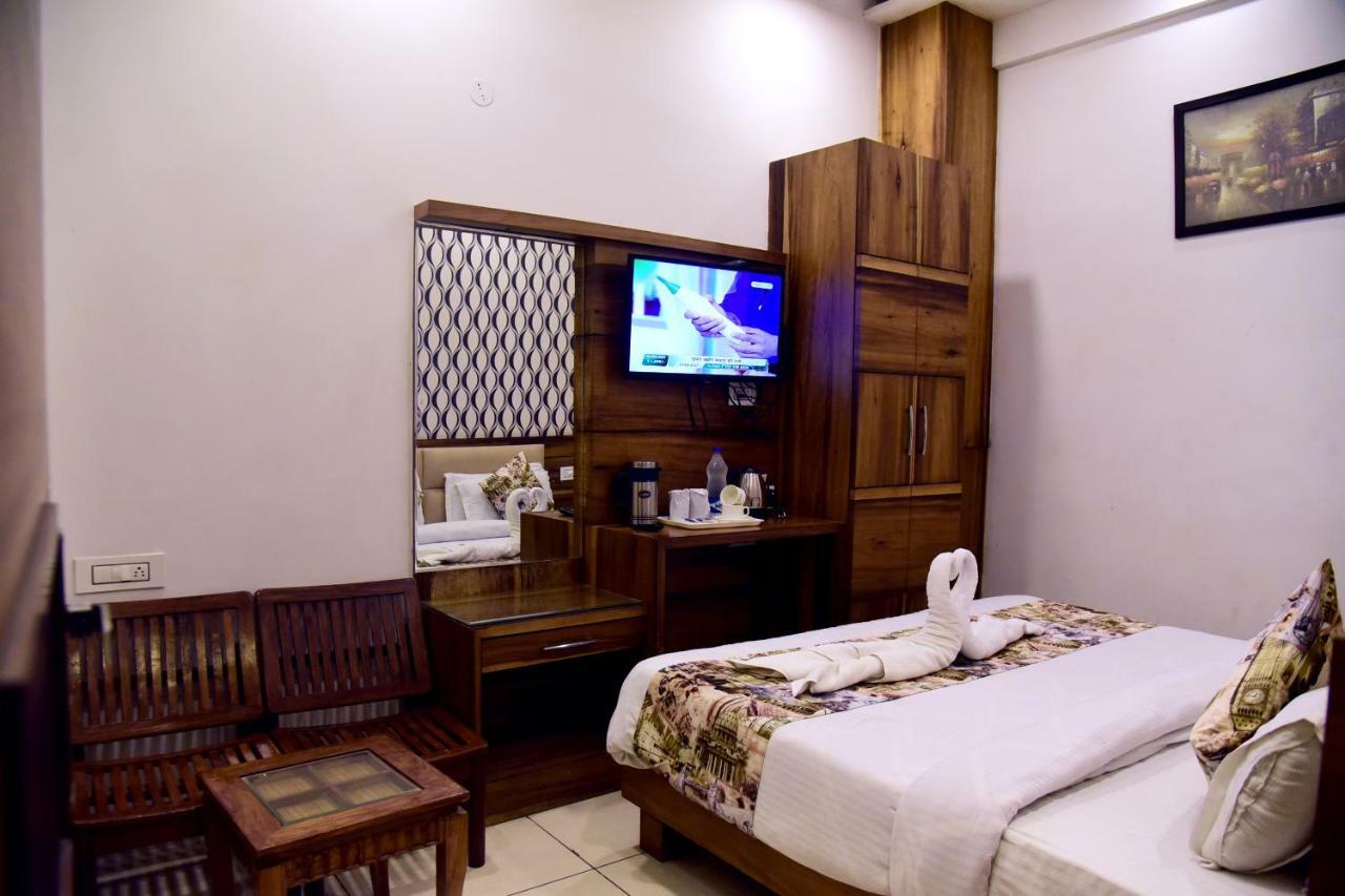 Hotel D S Inn Amritsar Ngoại thất bức ảnh